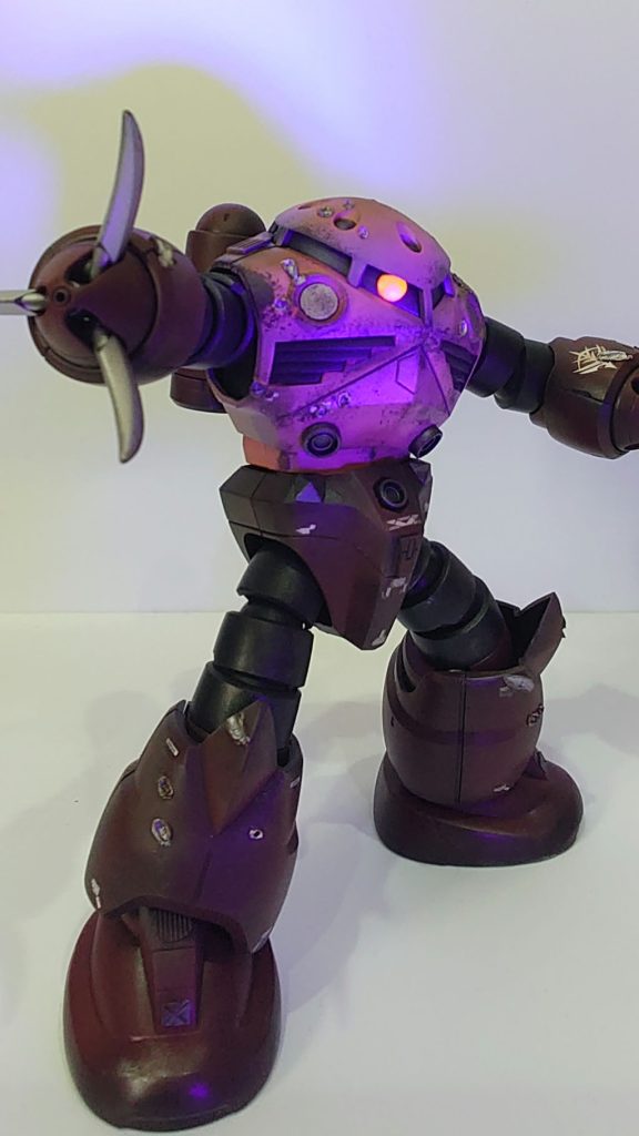 モノアイは発光します