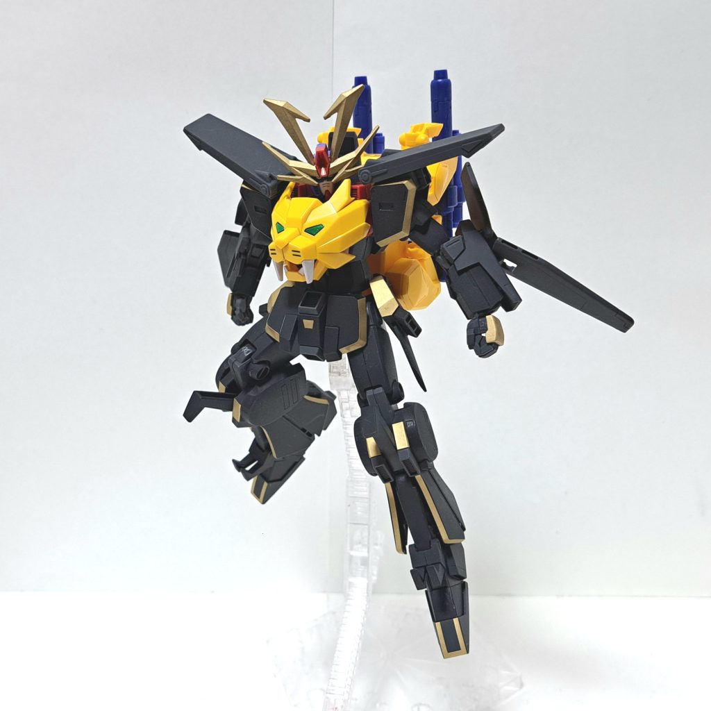 ガンダムトライオン３+Ⅲ　(最煌機動トライオン３+Ⅲ)ウミトライオンとソラトライオンの2機が大破した際、ドライオンⅢの自爆から奇跡的に残ったウミドライオンとソラドライオン、そしてリクトライオンとの合体によって現れた、兄弟の絆の機体。トライオン３のアンテナがドライオンⅢのアンテナになっている。