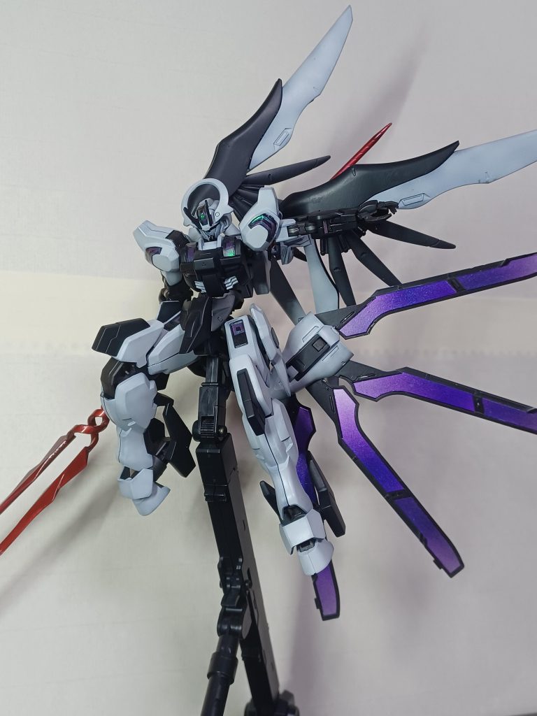 戦い合って数分経過ラウダ これでも兄さんに届かないのか。仕方ない、パーメットスコア5!! はぁはぁはぁ。グエル もうやめろ、ラウダ。俺をもとに戻すためにミオリネ2を粛清する、そのために俺を討つ。お前が本当に欲しかったのは、そんな屍の上に成り立つ世界か?! よく考えろラウダ!