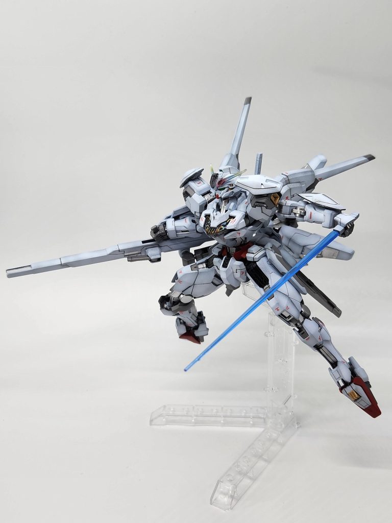 ビームサーベルは特に何もしていませんが青い色がカッコいいです。