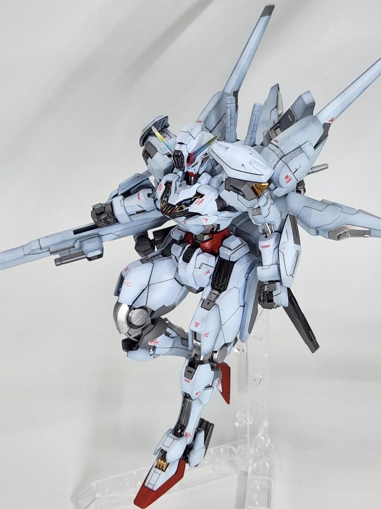 関節や黄色部分にスターブライトシルバーやスーパーリッチゴールドを使用してみました。