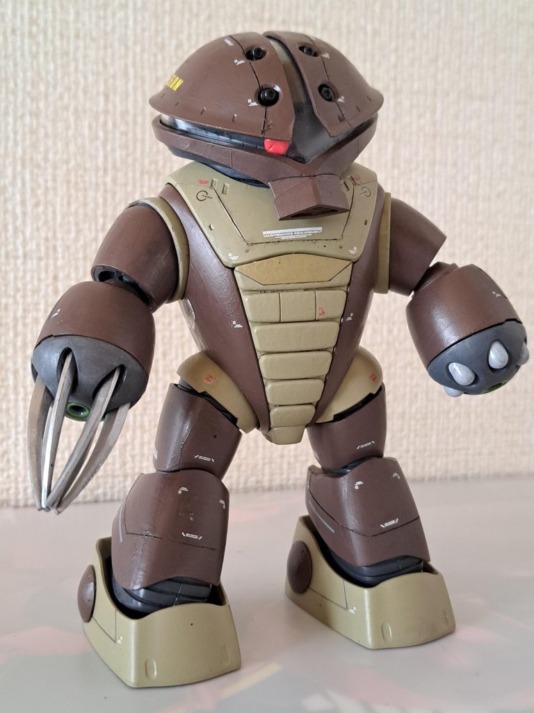 残っていた水転写デカール　沢山デカール貼るのが好みなんてますが手元には無く　地域的にもお店も無いのでありあわせのデカールで済ませてしまいました