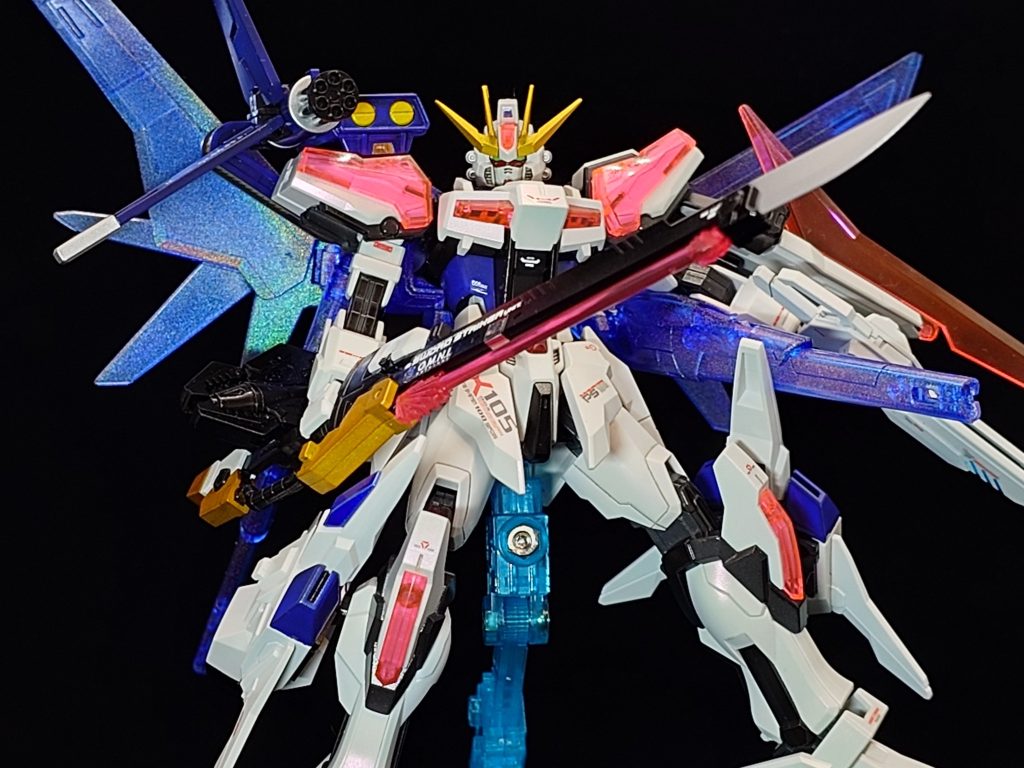 パーフェクトストライクのポーズの真似。思う所あってアクションベース２を使ったけど大人しく５を使えば良かったと後悔しました。