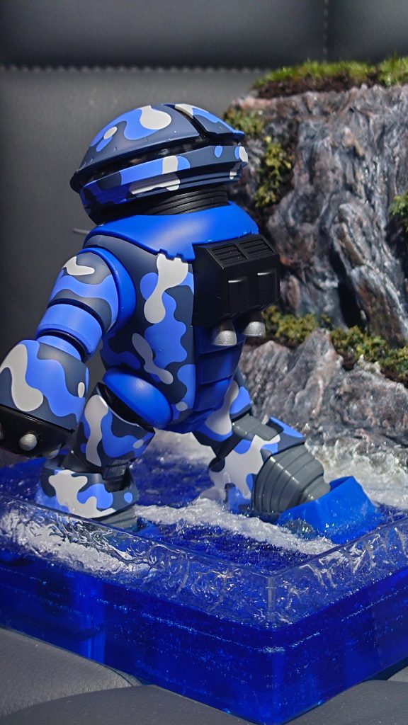 バックショット！なかなかいい感じに迷彩塗装ができました。