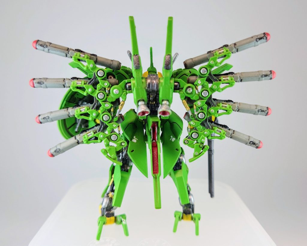 後ろ姿の投稿中に、バーニアの向きを変えてなかった事に気付きました😅後、やはり色々塗り忘れや塗りムラが多々ありました(TдT)。ちゃんと確認しておけばよかった…。