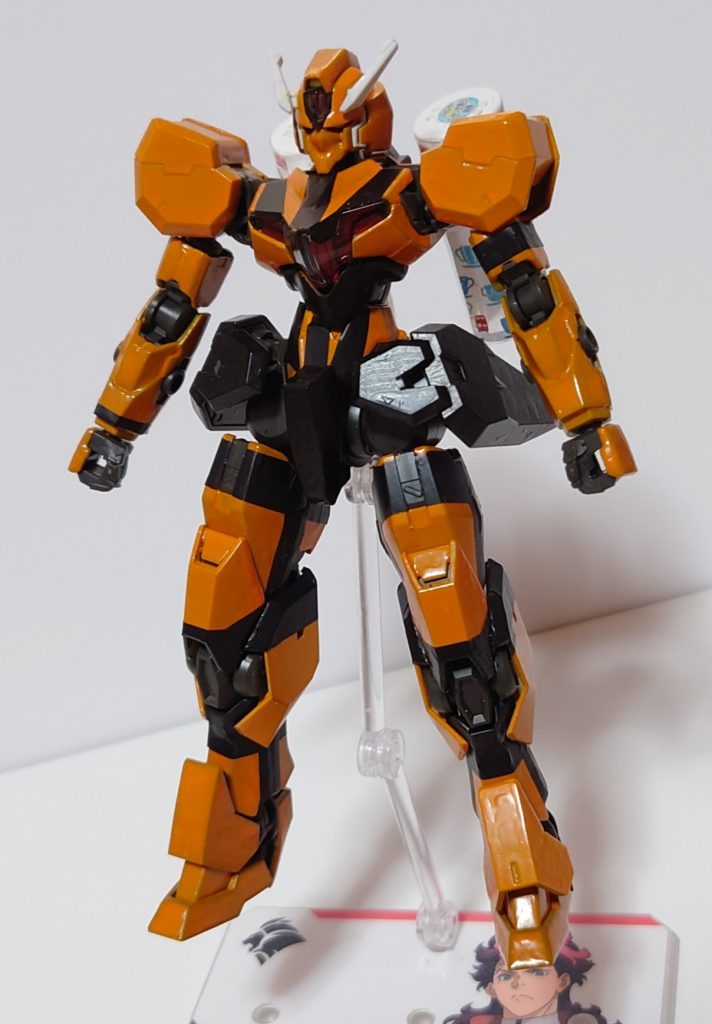 印象的なあの衣装をイメージして薄くて黒いシートを貼り付けてます。一部塗装ですがお手元の西川貴教と比べてみてね♡