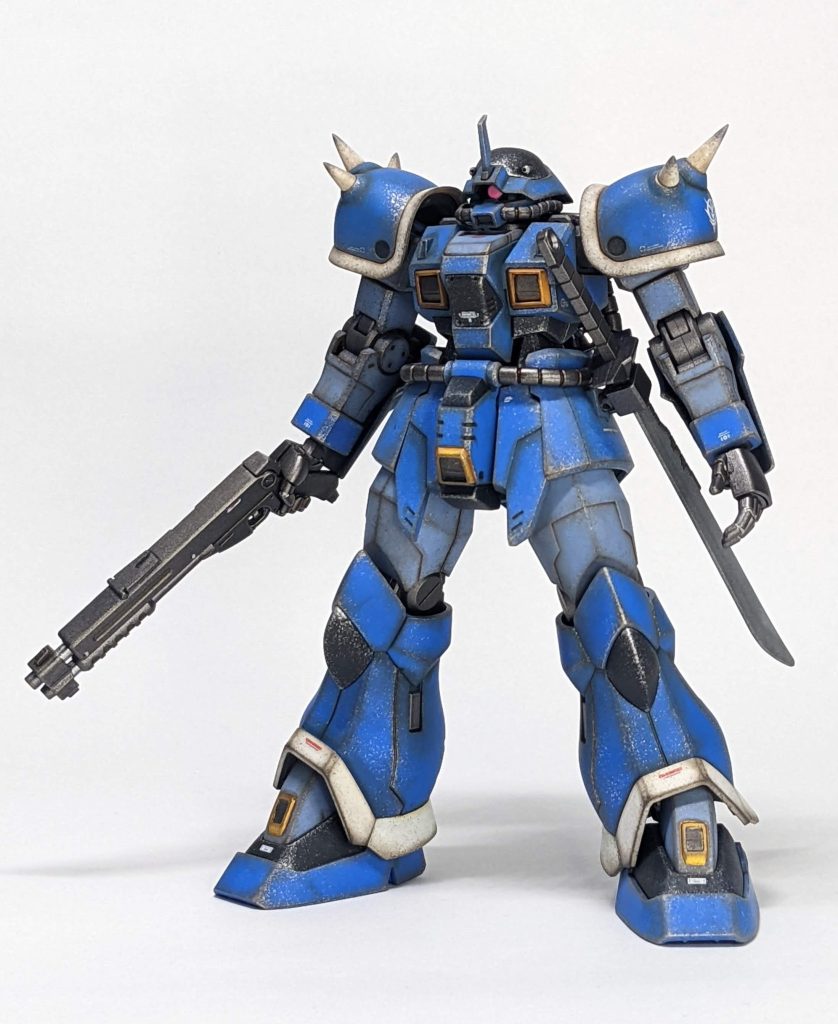 ショットガンとヒート剣の組み合わせがいかにも近接戦闘用MSといった感じです。青と白のカラーリングが爽やかでカッコイイ✨