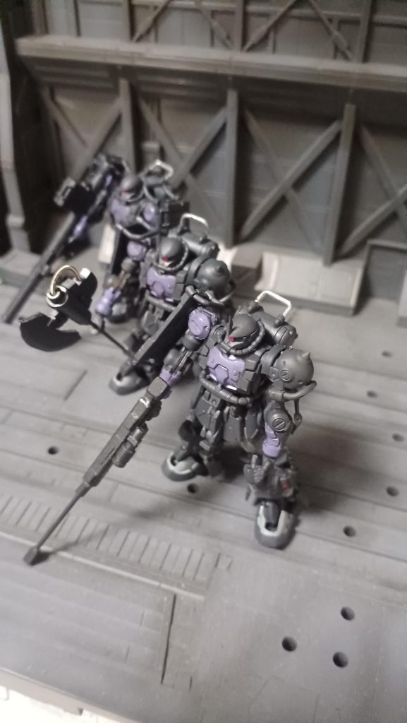 アーティファクト黒い三連星–2枚目/制作者：みっつ