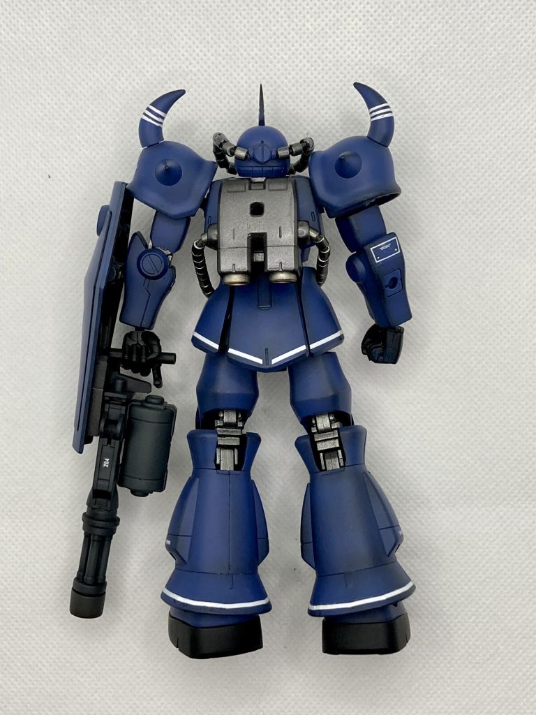 本体背面も無改造ですバックパックの真ん中に見慣れない穴が開いていたため、ここを武装オプションのジョイントにして中にポリキャップを仕込んでいます