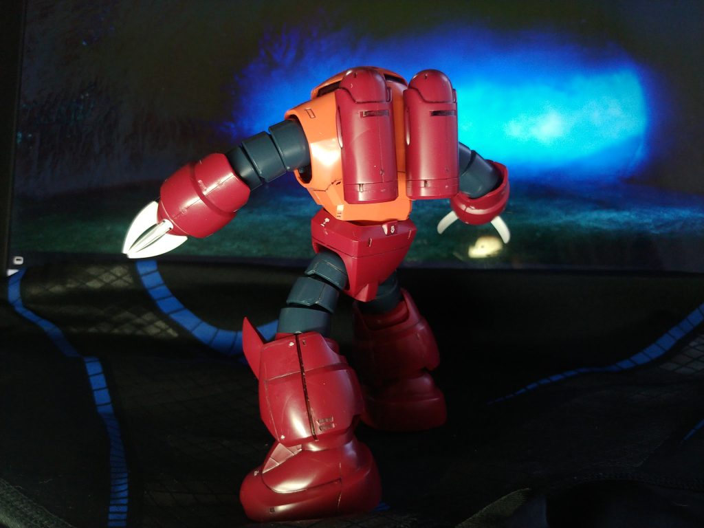 背中。働き盛りのオジサマを垣間見る。的