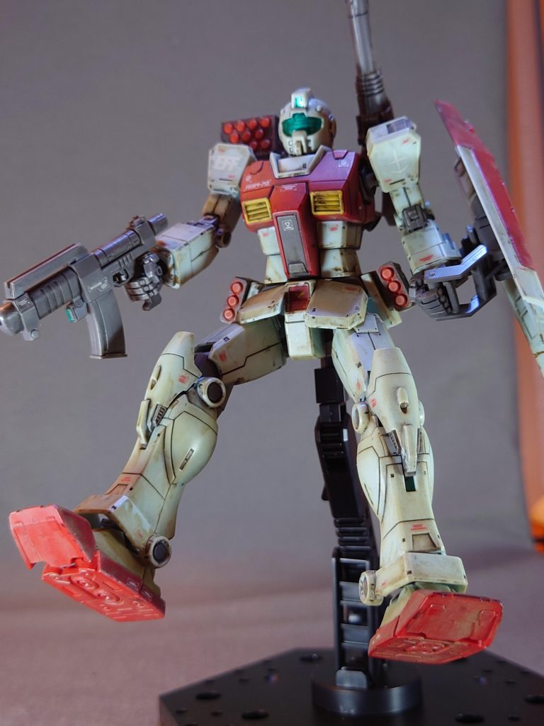 高所から降下してくる感じで。連邦系MSは増援がこんな感じで降ってくるイメージあるんだけど何でだろう·····?