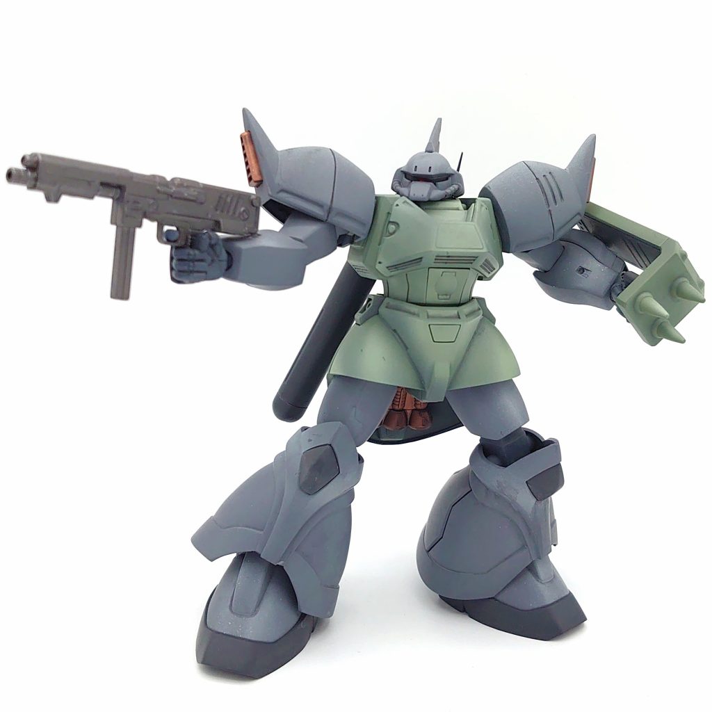 安心する可動域。HGUCの16番は、もはや旧キットの域に片足突っ込んでますね。ただ、この頃のキットは今のキットに比べてプロポーションがっちりしてて好きです。