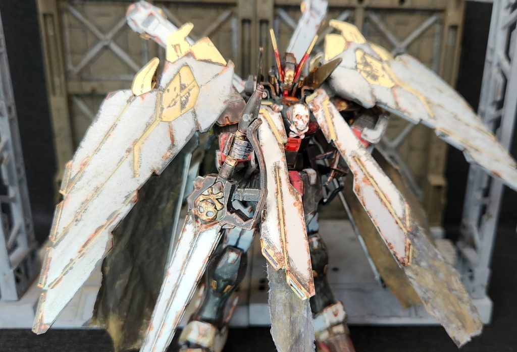 「相手は双子。政府の人形だ。苦戦は免れないだろう……だが、俺達は負けぬ!そして無法者の集まりでもない!政府によって造られ、好きなように操られている双子を開放する!これを持って反逆の狼煙とする!全機!出撃!!」