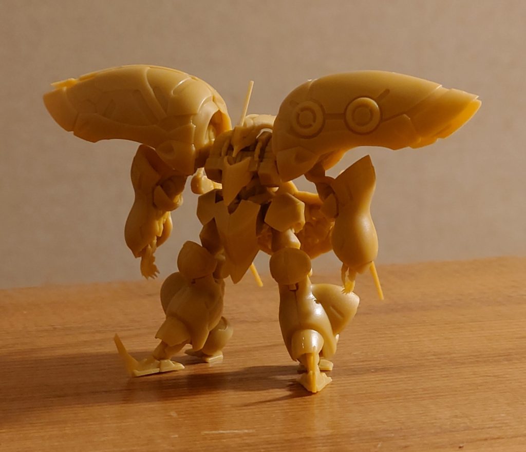 塗装、改修前です。あまり何も考えず、とりあえず組み立ててみよう、と作ってみました。スナップフィットですが、念の為に各部は流し込み接着剤で固めてます。