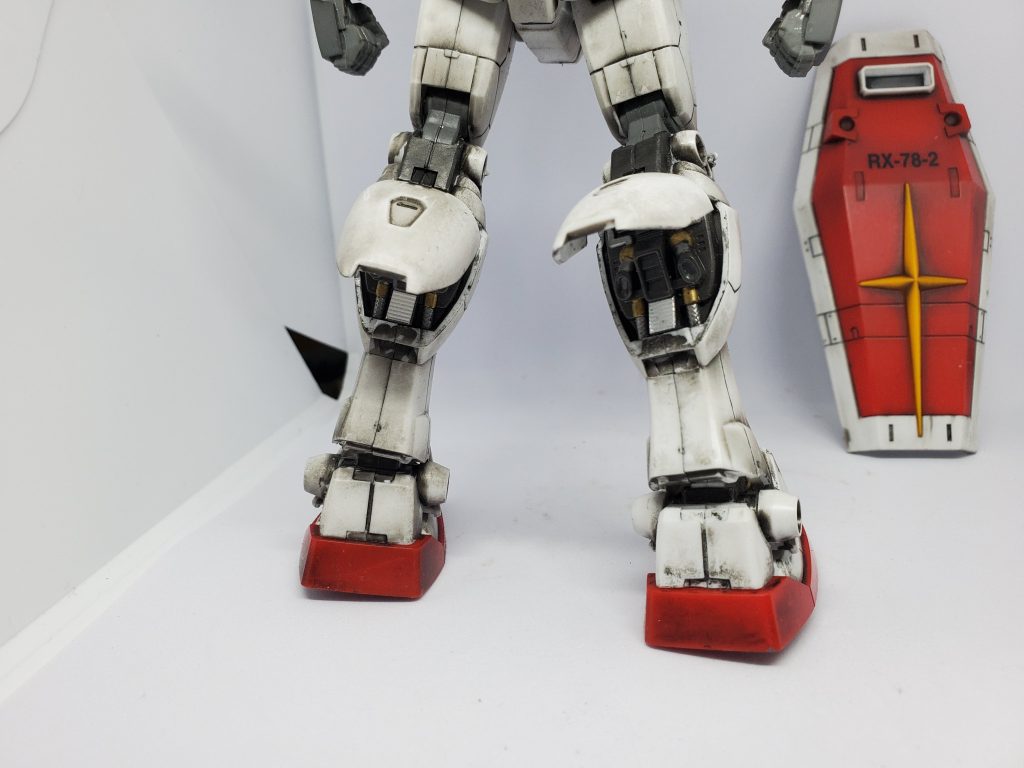 内部フレームはまだなくてハッチオープンした時に内部メカが見えるという仕様 