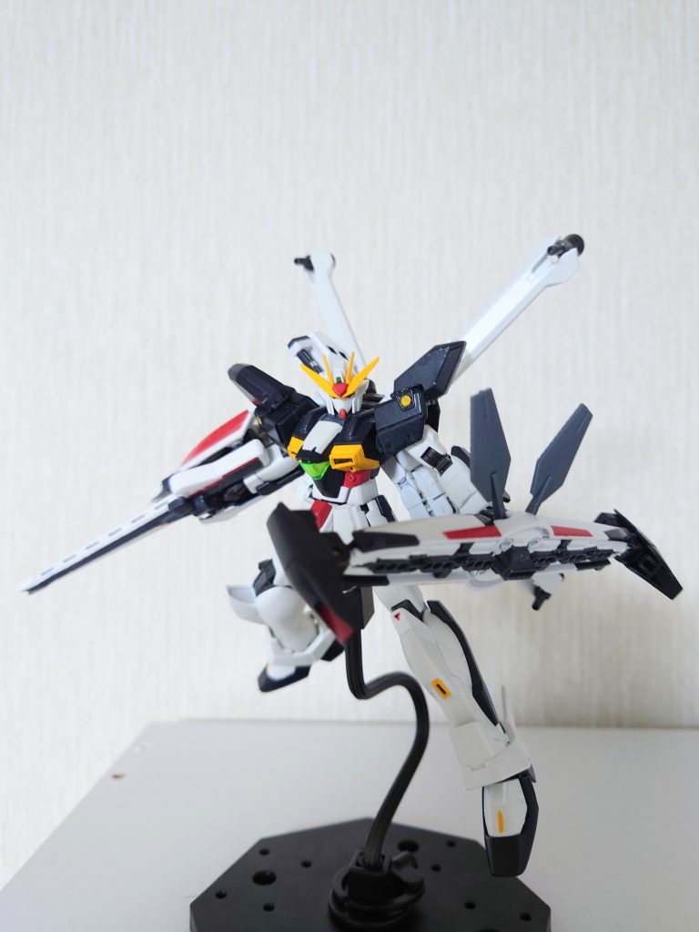 名称は2乗を意味するsquaredをスクアードと読ませてGX−99XX ガンダムエックス スクアードとしました。