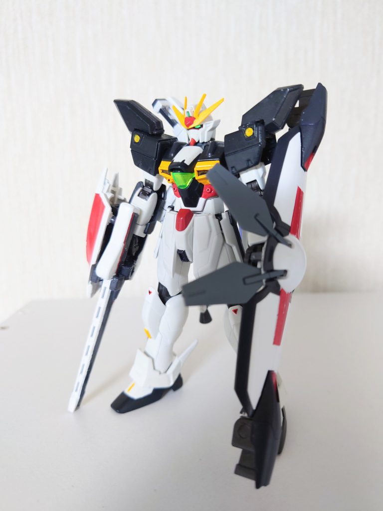 背部Xスラスターはリフレクターも兼ねているためサテライトシステムが使用可能。サテライトキャノンこそないものの、システムからのエネルギー供給により各武装は高出力なものとなっています。