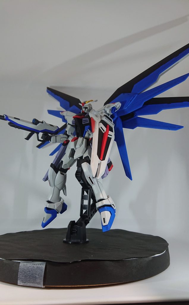 舞い降りる剣のシーンを意識しました。全体的にシンプルな格好なので撮影は難しいなと感じましたね。(下手で申し訳ない)