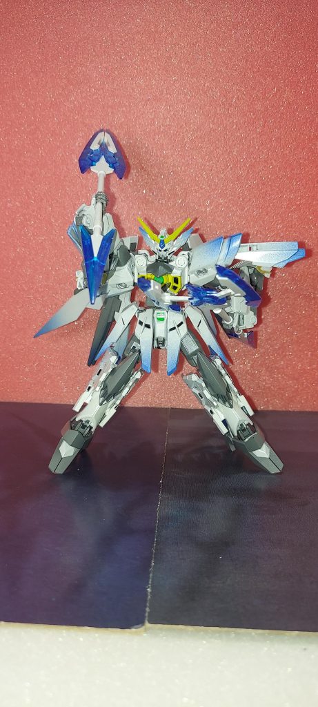 色々とパーツを張り付けたけど、元々の可動域は確保されています。撮影の為色々動かしたらめちゃくちゃ塗装が剥げた。