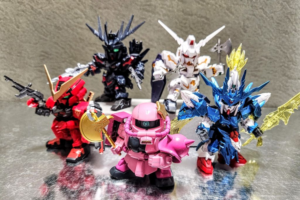 思い付きはコレ、最近作った4体を並べたら足りない色が『ピンク』だったので