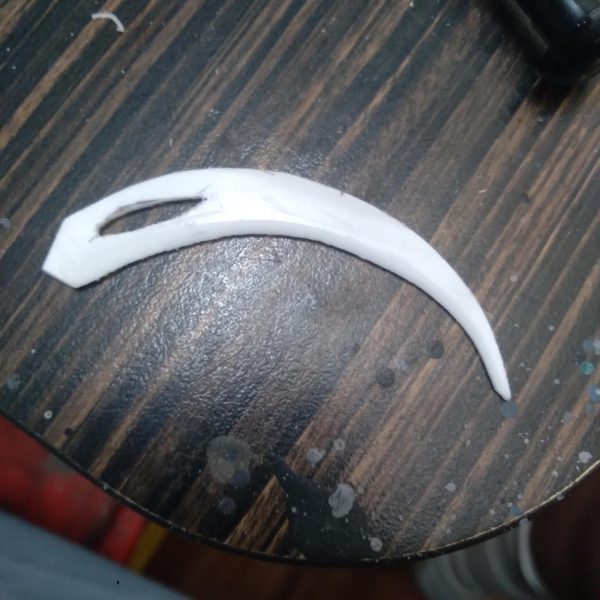 Making this custom scythe weapon for a friend of mine. I used the livelance heaven scythe as the base. Made my own custom blade. Turned the livelance heaven scythe beam part into a physical axe at the end of the weapon. It is for one of my friends IBO customs. （2枚目）