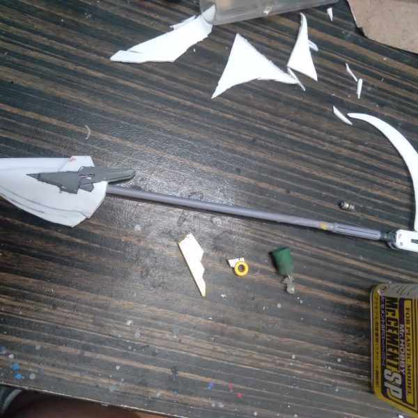 Making this custom scythe weapon for a friend of mine. I used the livelance heaven scythe as the base. Made my own custom blade. Turned the livelance heaven scythe beam part into a physical axe at the end of the weapon. It is for one of my friends IBO customs. （1枚目）