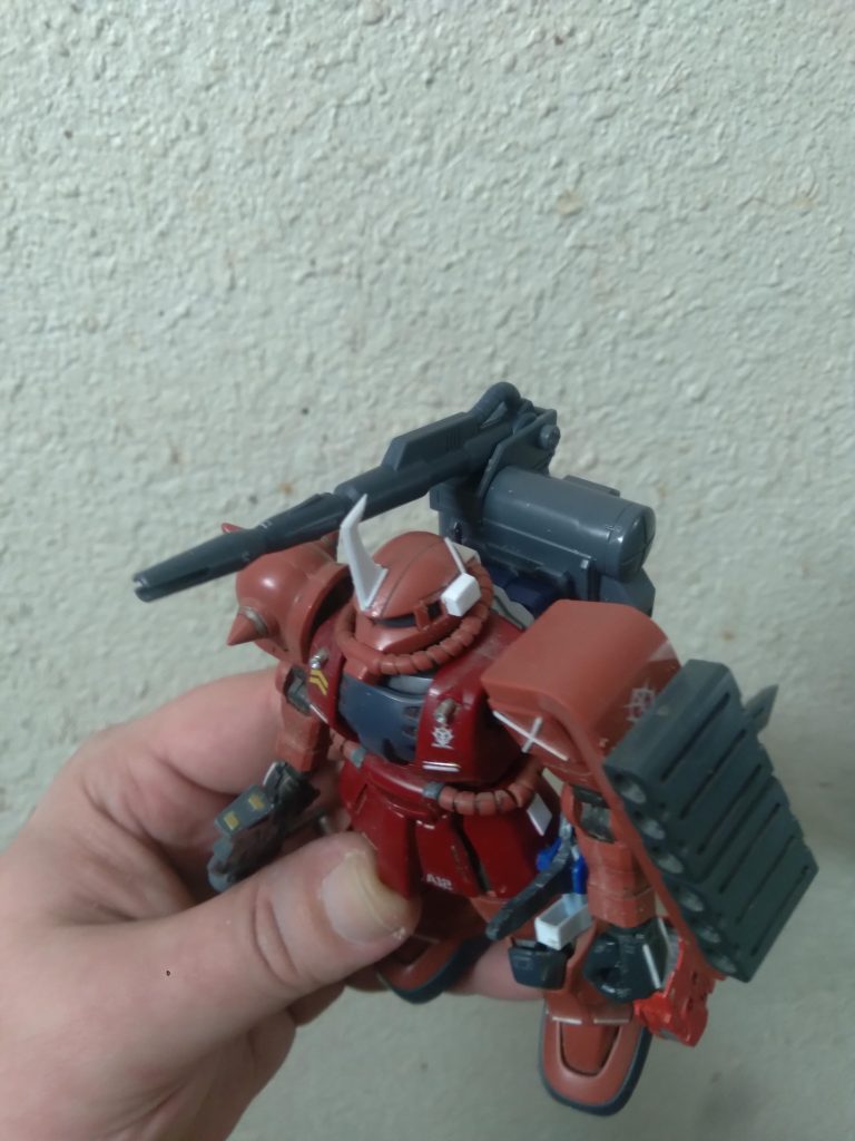 So I modified it to fit with my Zaku project. It doesn't look bad. I need to do more adjustments to get it just right.
