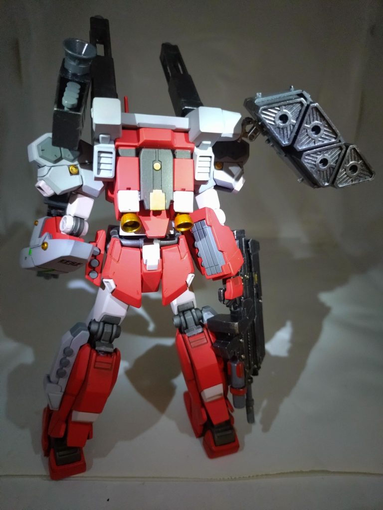 武装は、カイ・シデン機よりさらに私の手間はかかっておりません。コトブキヤさんのミサイルランチャー、νガンダムのバズーカ（ちょいいじり）ちょうどドムトルーパー見てたので、ビーム出そうな感じにしてみました。