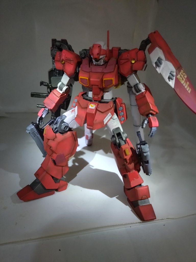 ショットガンをほっぽり投げまして…近距離戦闘に移行します。ハンドガンを取り出します。