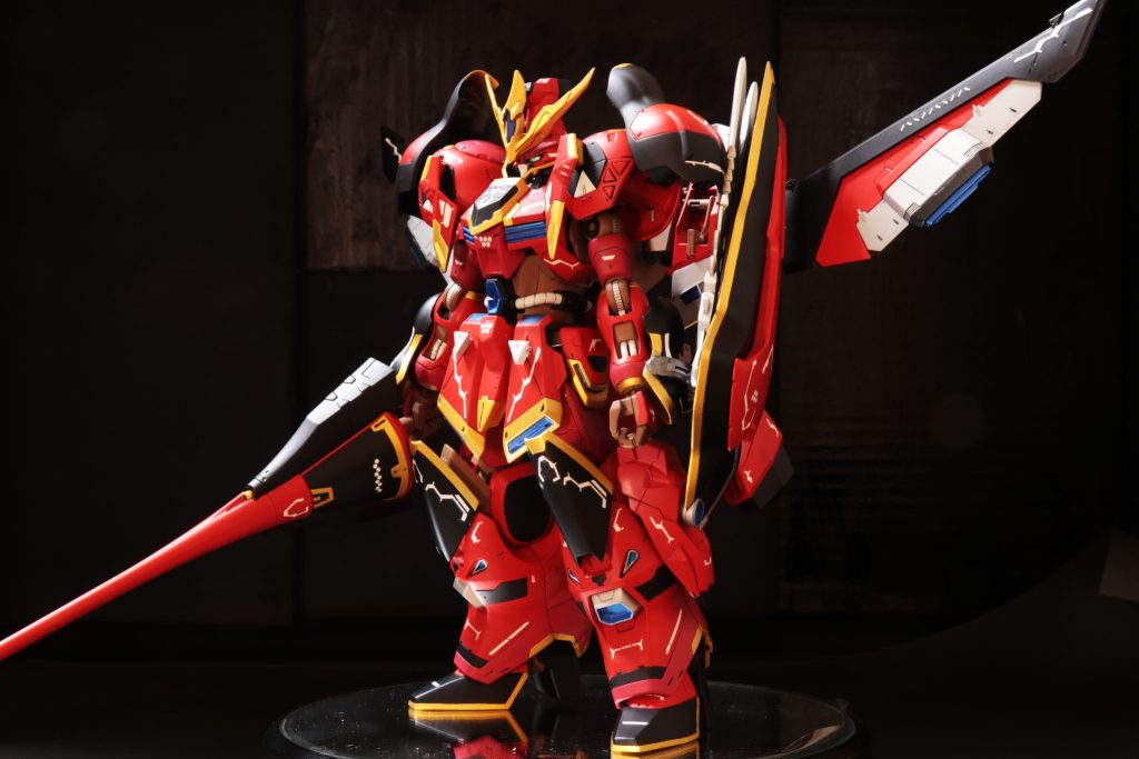 サザビーの腰を移植しています。拡散メガ粒子砲ではなくドムのような目眩ましの光が出る設定