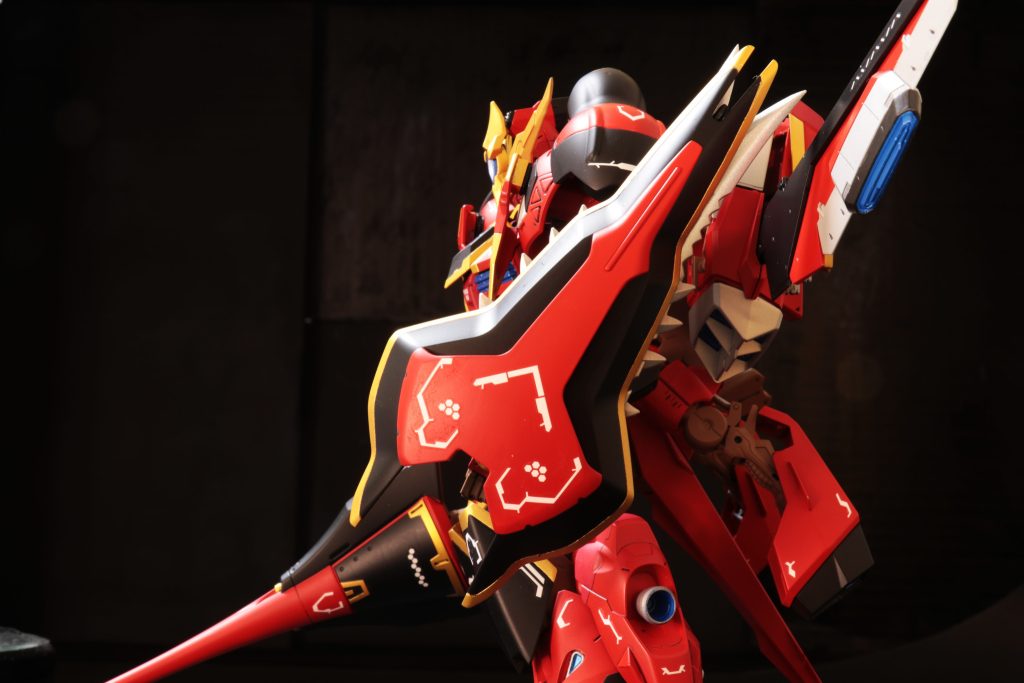 盾の刃は収納も出来ます