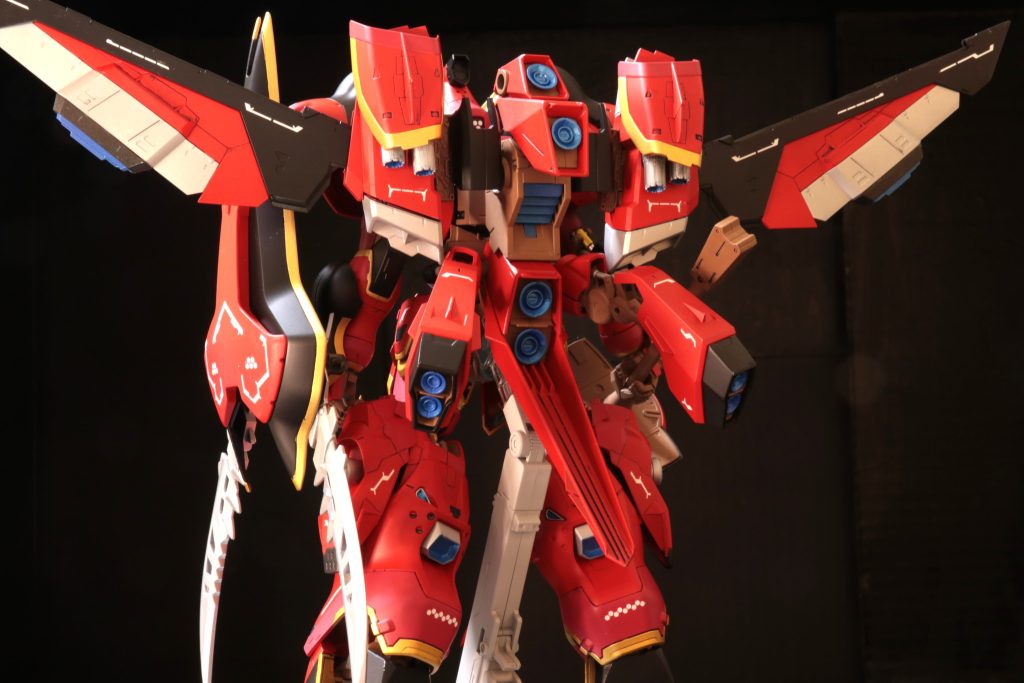 バーニアや排気口等はメタリックブルーに塗装