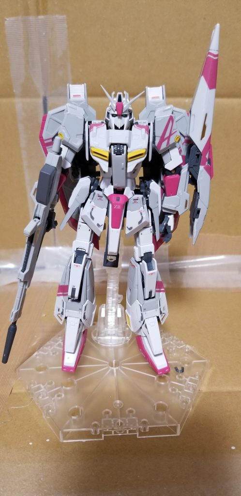 正面、赤紫？が絶妙すぎて、刺さりまくりです。キットの難点を上げるとするなら、ヒケが多かったことくらいです。