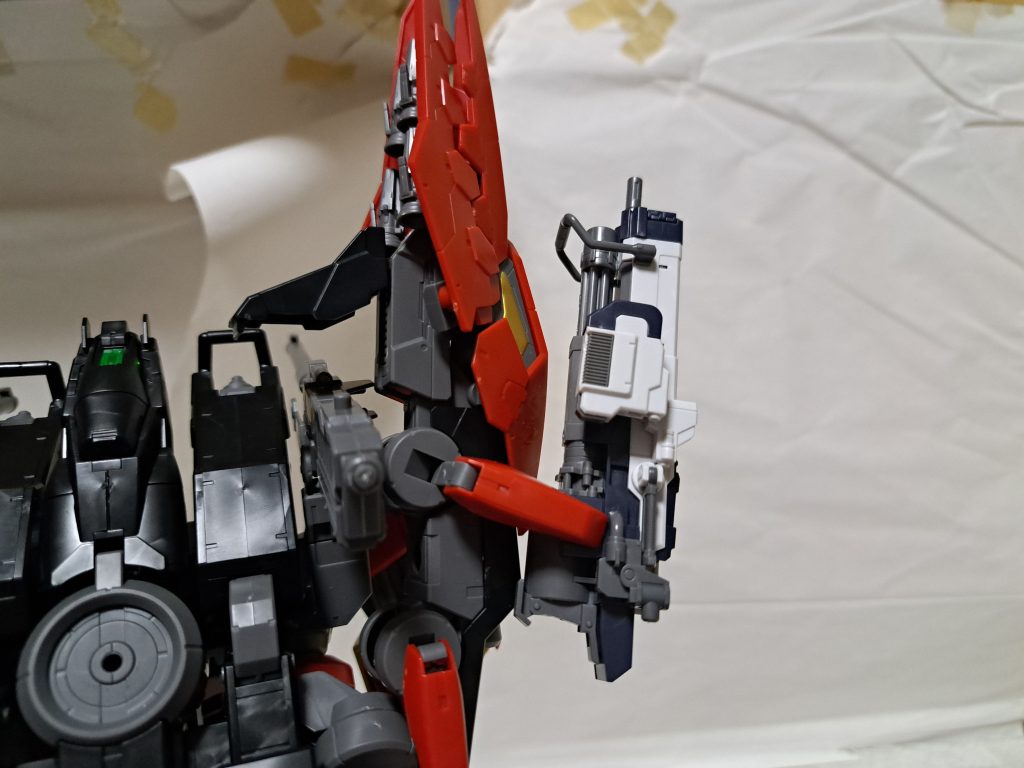 ドラゴンの頭の右側にはシェキナーを市販のジョイント(30MMの余ったパーツ)でくっつけました