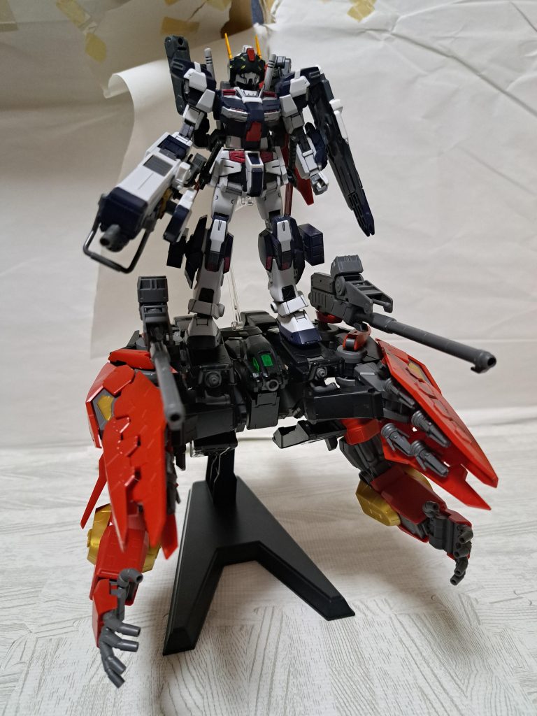 おまけクタン双竜型の形態でサイコアームユニットⅡを展開。