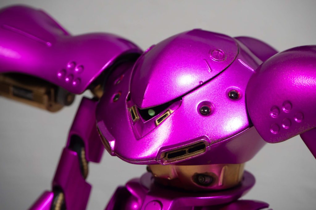 モノアイ稼働化、直径2mmの丸いメタルパーツ貼って蛍光グリーン塗装してレジンで瞳にうるおい。魚雷部分はドリルで掘ってWaveのH-eyes2.5mm。