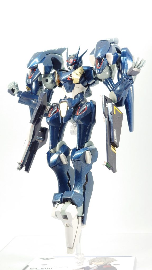 5号くんファラクトの印象的な登場シーン。右手の平手を付けて欲しかった…なんてw