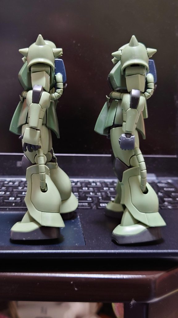 膝関節の加工により、S字立ちがより強調されます。角度としてはホンの僅かなのですが、腰が入った状態になるかと。また、太腿に角度が付いた影響で、短足どっしり効果(目の錯覚)が出た様な気がします。