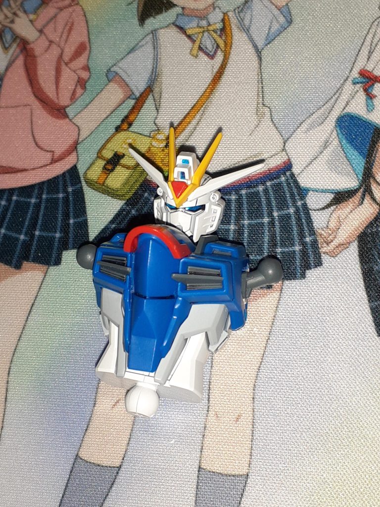 作成初日にアンテナ基部の赤い▼が吹き飛んで探すのに数十分費やしたとか