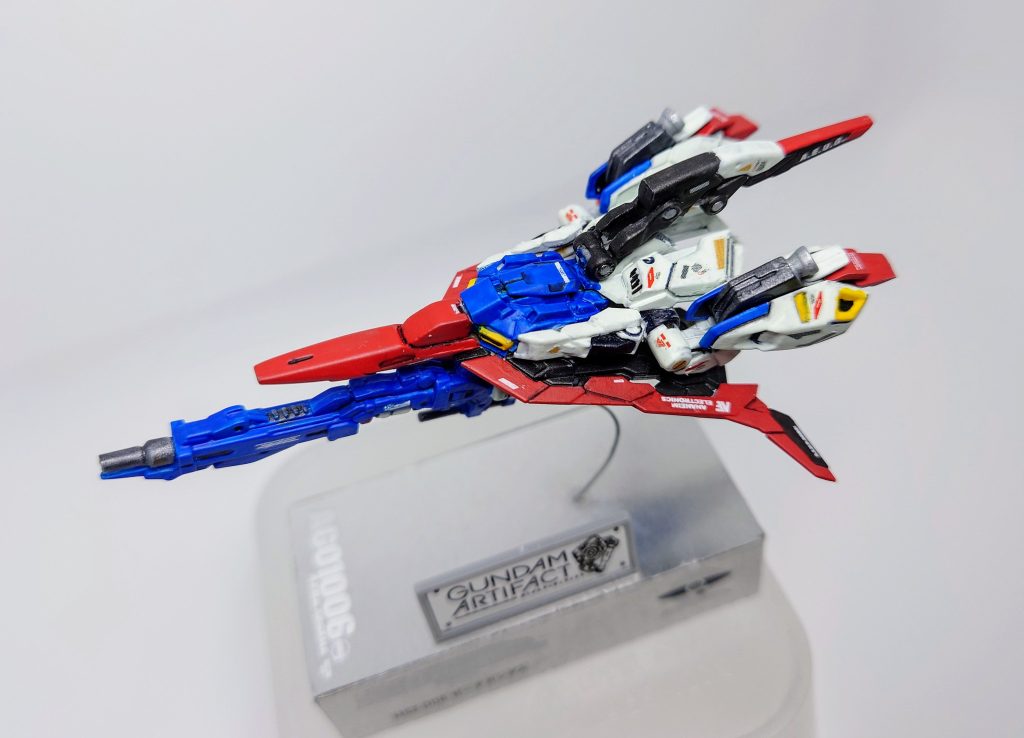 今回、ウェイブライダー形態に改造と同時に、100均素材(アルミ板・カット木材・針金)で、台座の制作もしました。塗装は今回も正直上手くいきませんでしたが、ウェイブライダー形態の形自体は個人的には気に入っています（笑）。次の改造は…ウィングガンダムのバード形態…かな😅今回も最後まで見て頂き、ありがとうございました🎵