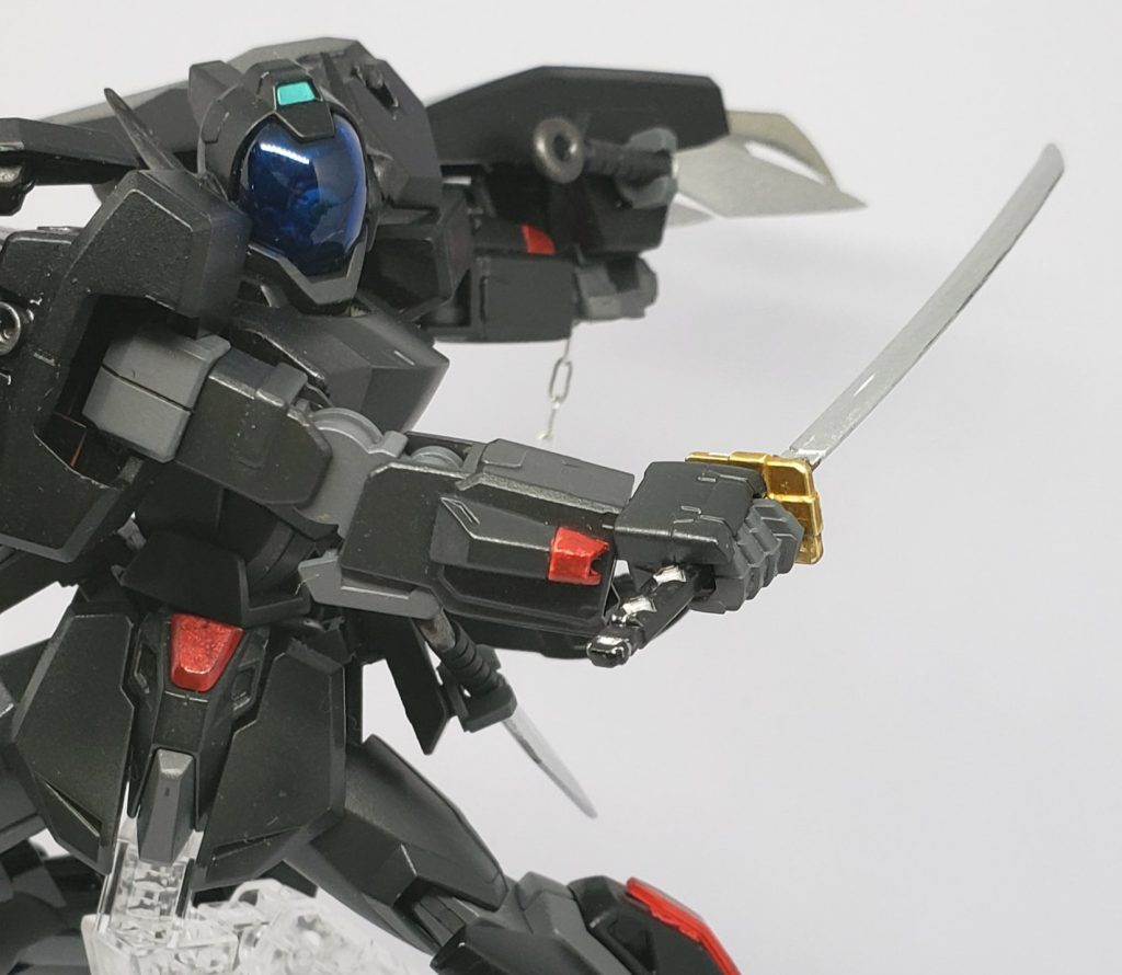 対MS用の実体刀・無銘。地味ながらも優れた切れ味の主武装であります。ジャンクのSDレッドフレームのガーベラ・ストレートを使いました。