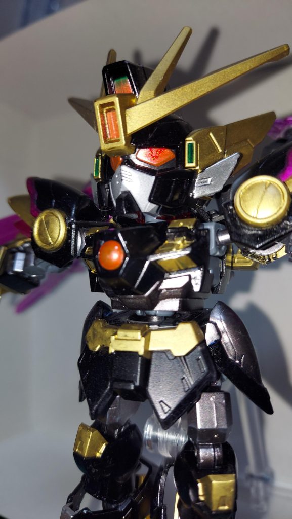 左目にギアス追加。メルカリでオーダーメイドのカッティングステッカー注文しました。良い感じ！余りのフェイスパーツで両目verも作ったけど…両目より片目のが良さげ 