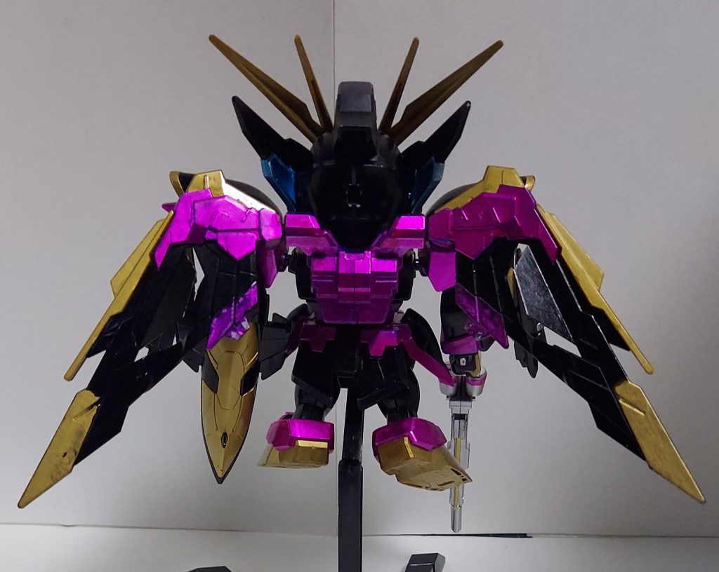 ブレイズルミナス感出したくて紫の配色多めにしたんですけど…バックパック全紫はやり過ぎたと反省してます。ウィングは折れてる部分だけシルバーにしても良かったかな…今見直すと色々思い付いちゃう