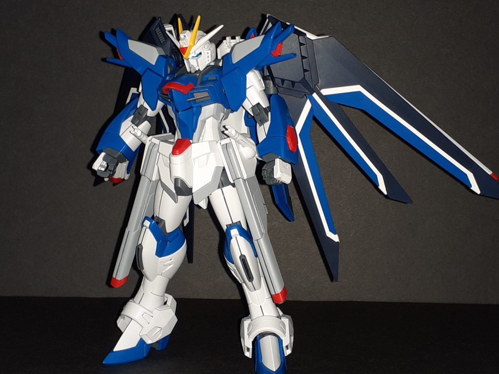 アンテナ尖らせたくらいで特に手は入れていません。あとはつや消しとスミ入れだけ