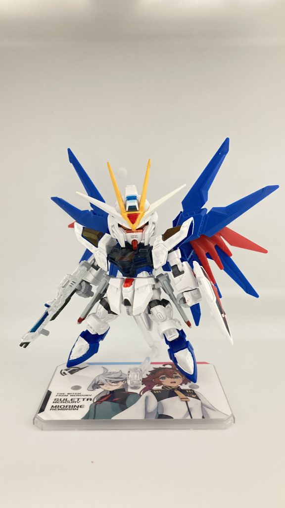 最後にバックパック塗装前+本体の写真。ほぼライフリのキットのままマイティーストライクフリーダムを再現できて満足です。---------前回投稿時に「何となくライフリをあの色に〜」とぼかしていたのですが、あっという間に公式ネタバレが来たので急遽突貫で完成させました。塗料が足りなくなったり色々トラブルはあったもののタイムリーに作品を公開できたので満足しました。ガンダムSEED FREEDOM、最高!!!!