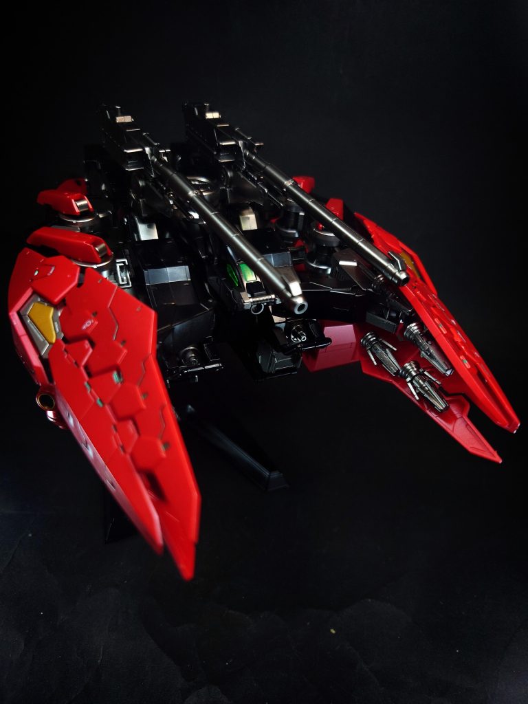 クタン双竜型クタン参型をベースに、サイコガンダムMk-Ⅱの両腕が取り付けられている。脚部にはリフレクタービットを内蔵し、両腕共々ワイヤーで射出可能。