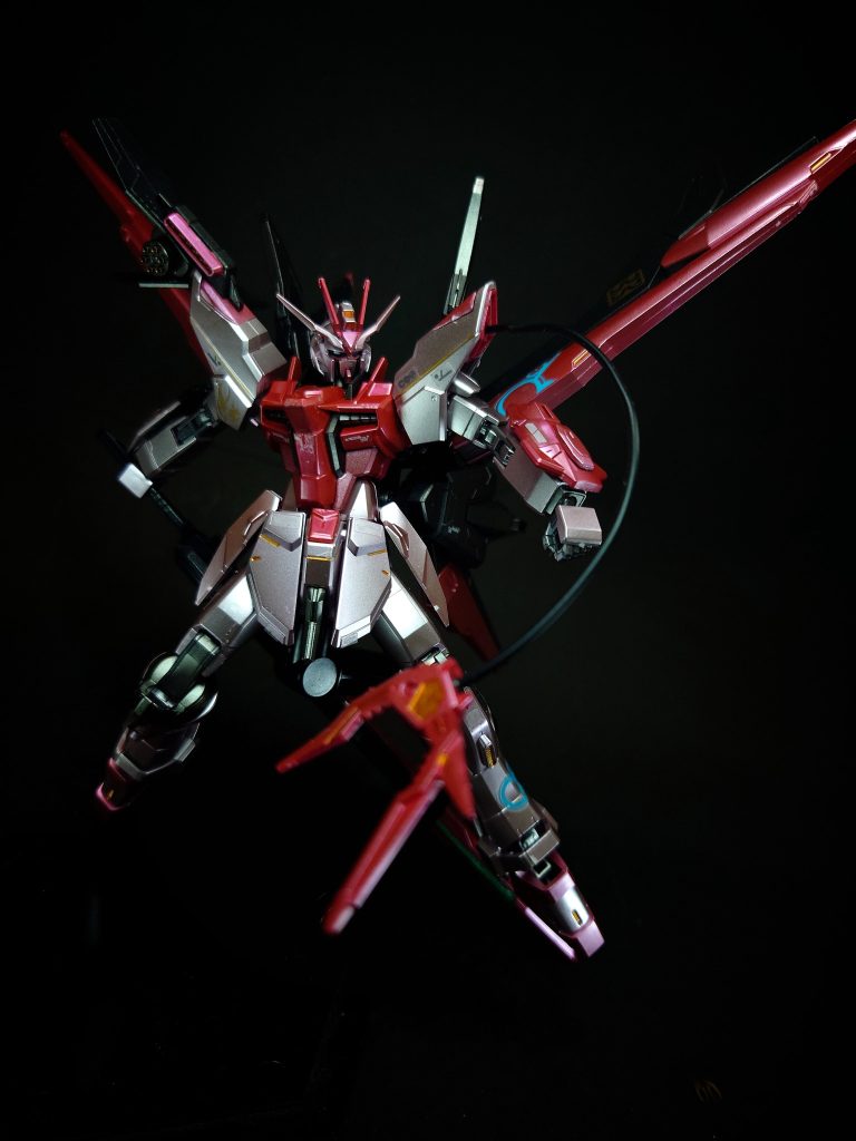 ロケットアンカー「パンツァーアイゼン」左肩に装備されたロケット推進式アンカー。射出したクローで相手の捕捉や破壊が可能。ビームブレイド「リヒトファング」左前腕部から固定式の大型ビーム刃を形成する。MMI-GAU27D 31mm近接防御機関砲ベース機と同様、頭部に内蔵されているCIWS。スペック表未記載。