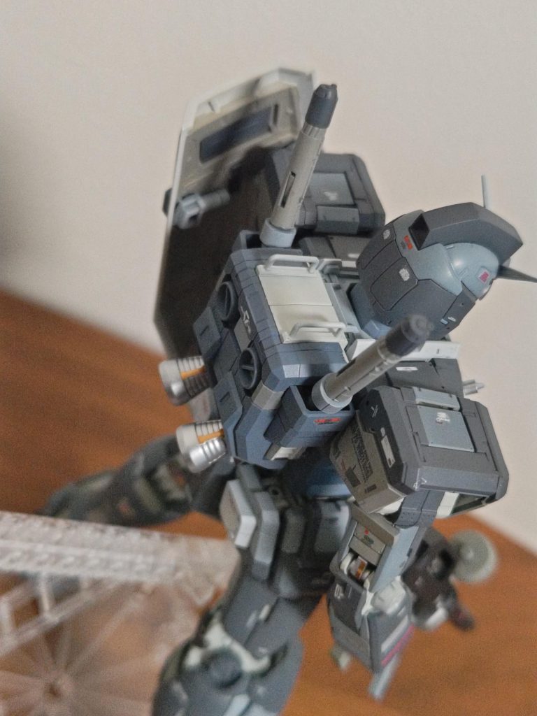 MGガンダムは初代、Verカトキ以来の3度目の作成でしたが、進化にびっくりしました…。腕だけで何パーツあるんだコレ…