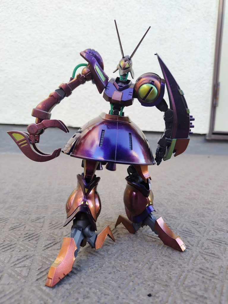 室外での自然光にて撮影。ちょっとピンボケしてますが色の変化は随一ですね。