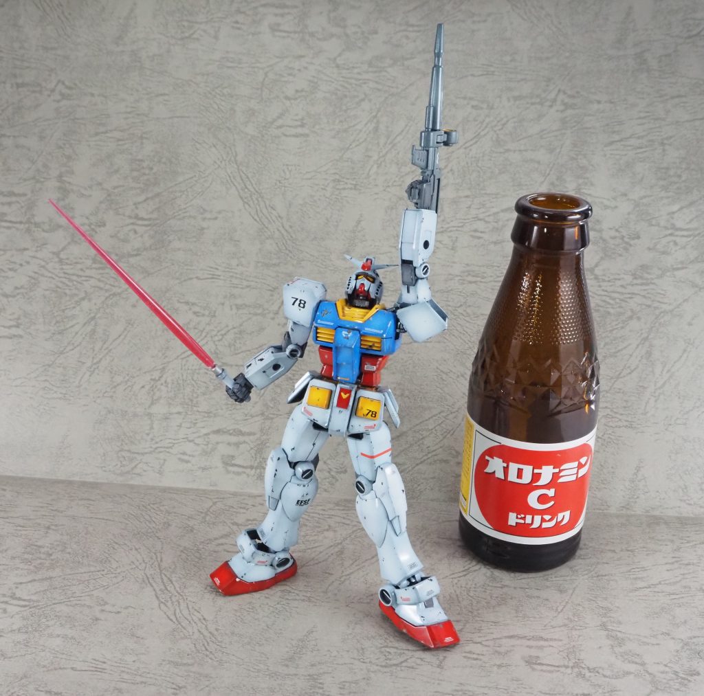 最近はめっきりフルセットバージョンを見かけなくなったので、家電量販店で見かけた時はすぐに買ってしまいました。ジャベリンとハンマー、ビーム刃がついて1100円はご奉仕価格。